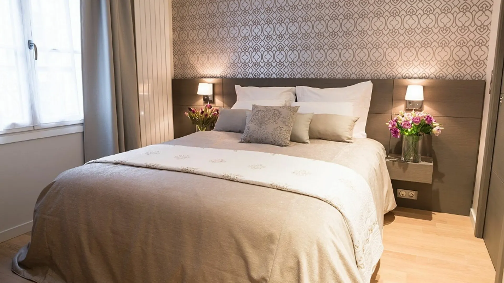 Roi De Sicile - Rivoli -- Luxury Paris